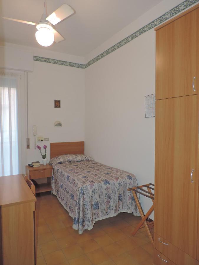 Hotel Liliana Rimini Extérieur photo