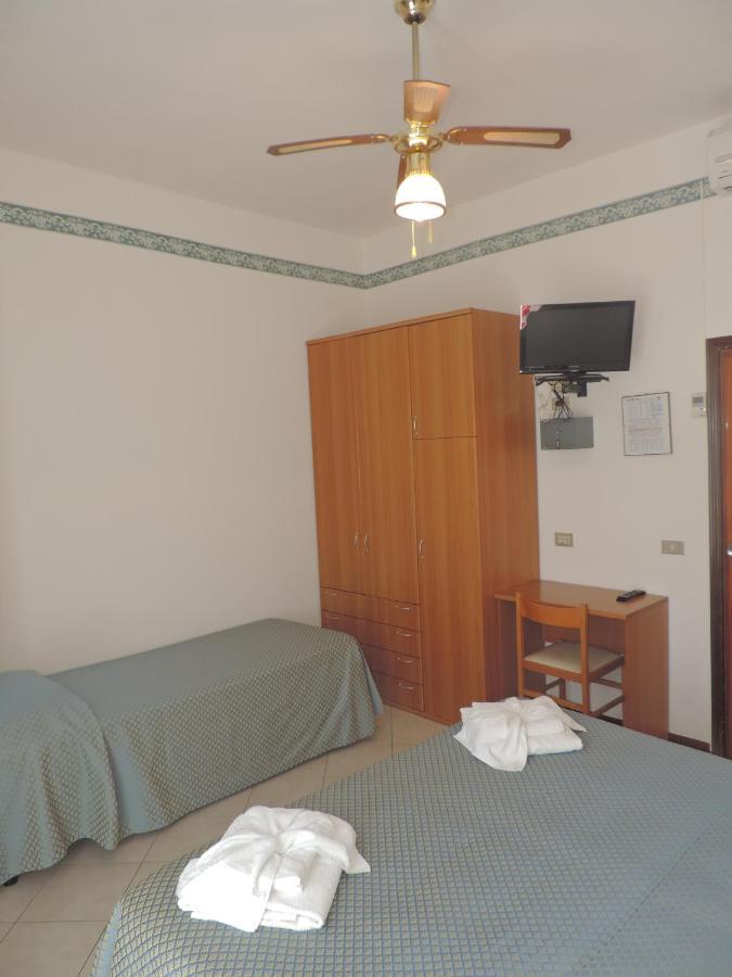 Hotel Liliana Rimini Extérieur photo