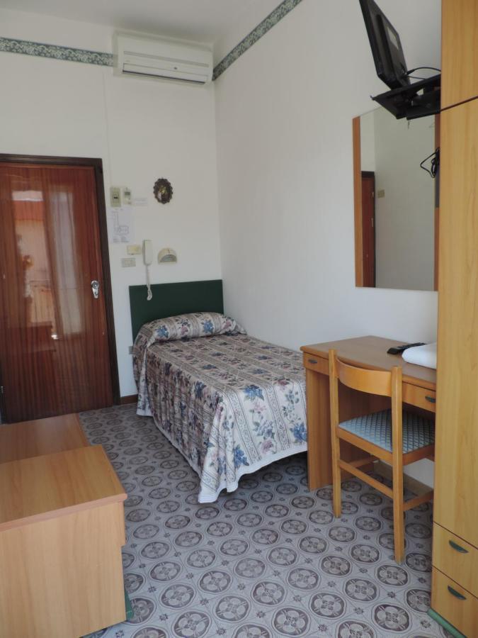 Hotel Liliana Rimini Extérieur photo